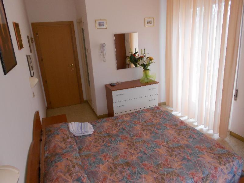 Hotel Vevey Rimini Phòng bức ảnh